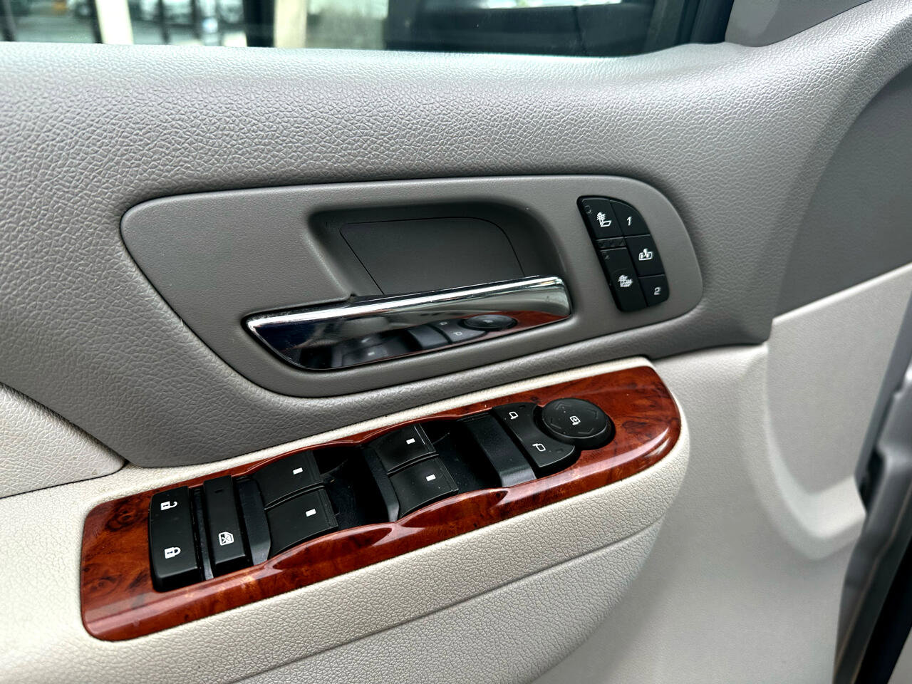 Used 2011 Chevrolet Silverado 3500 LTZ image 9