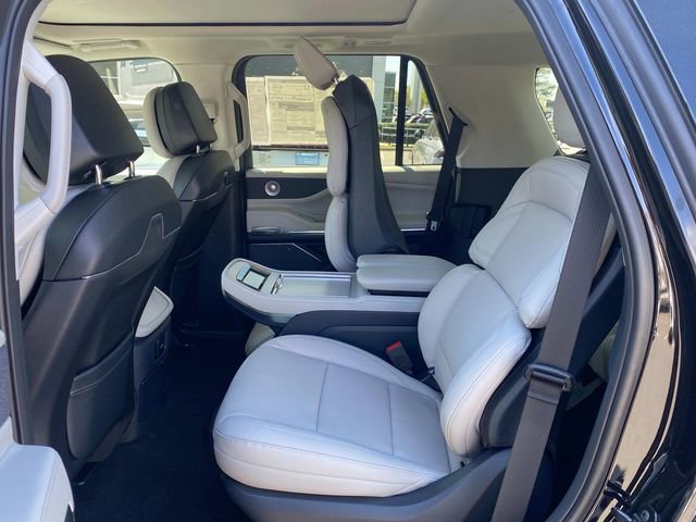 New 2026 Lincoln Navigator Reserve AWD/4WD image 7