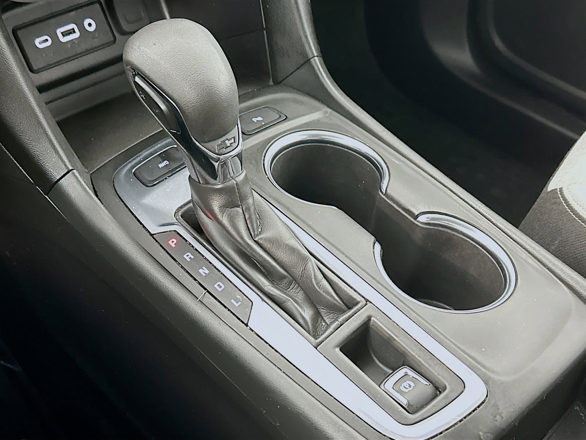 Used 2022 Chevrolet Equinox LT w/ Driver Convenience Package image 16