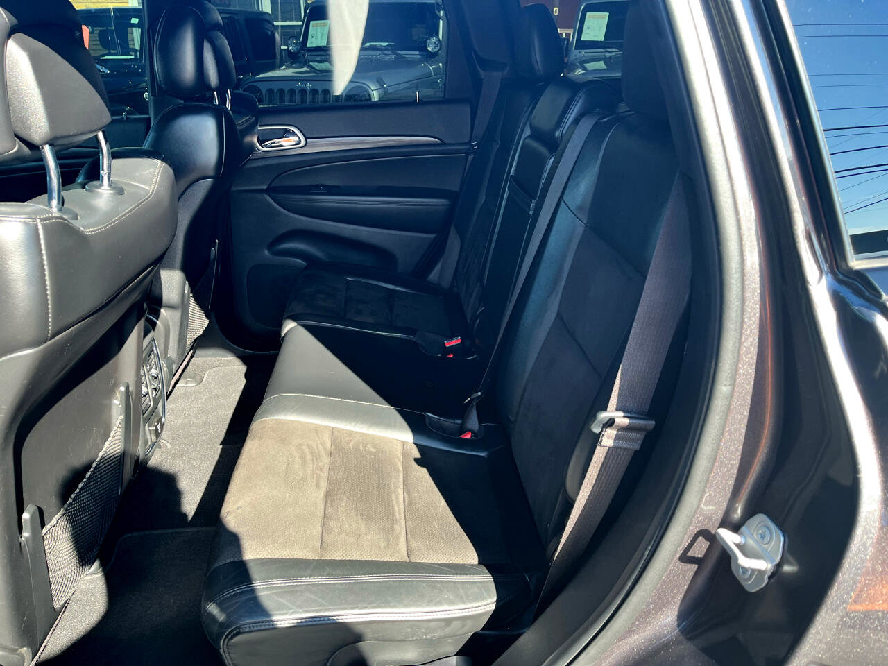 Used 2020 Jeep Grand Cherokee Altitude image 13