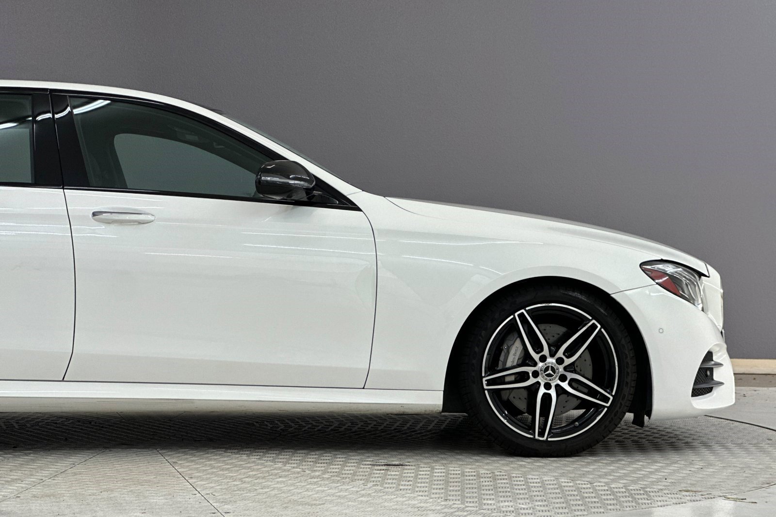 Used 2019 Mercedes-Benz E 300 image 35