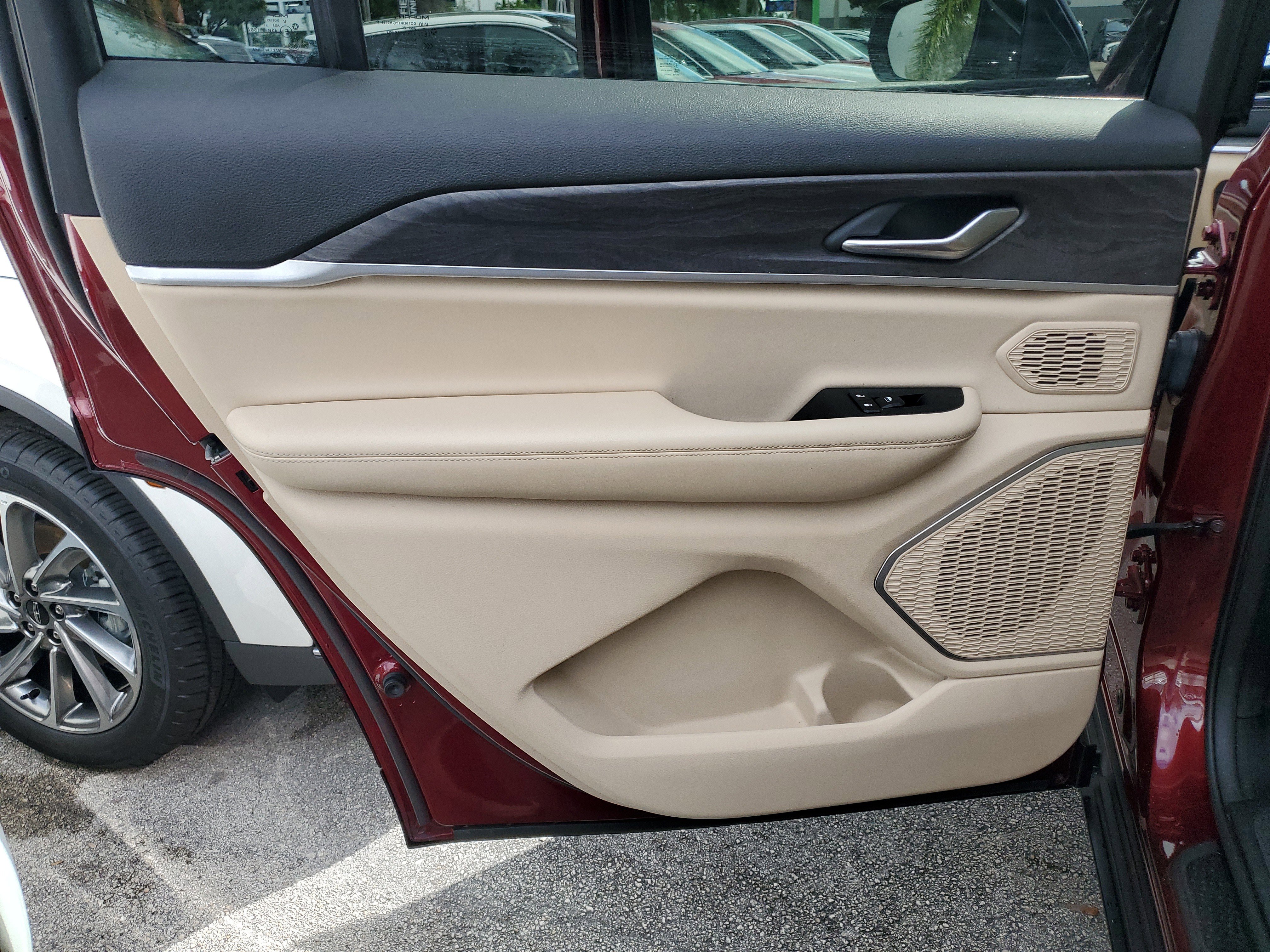 Used 2022 Jeep Grand Cherokee L Limited image 10