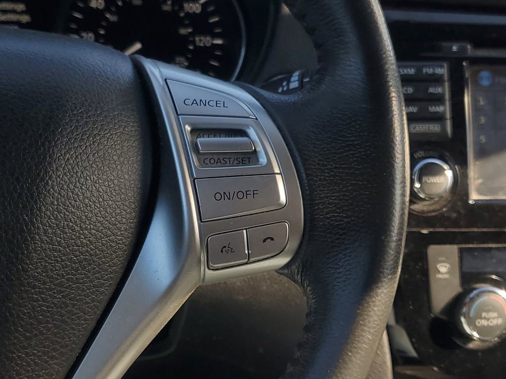 Used 2015 Nissan Rogue SL image 18