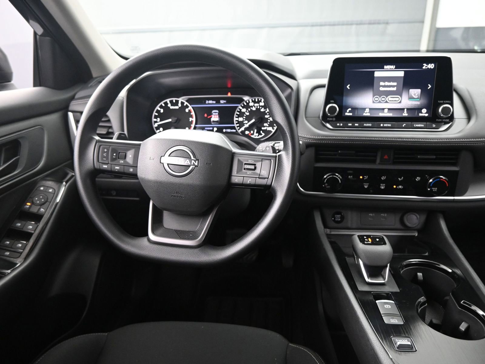 Used 2025 Nissan Rogue S image 12