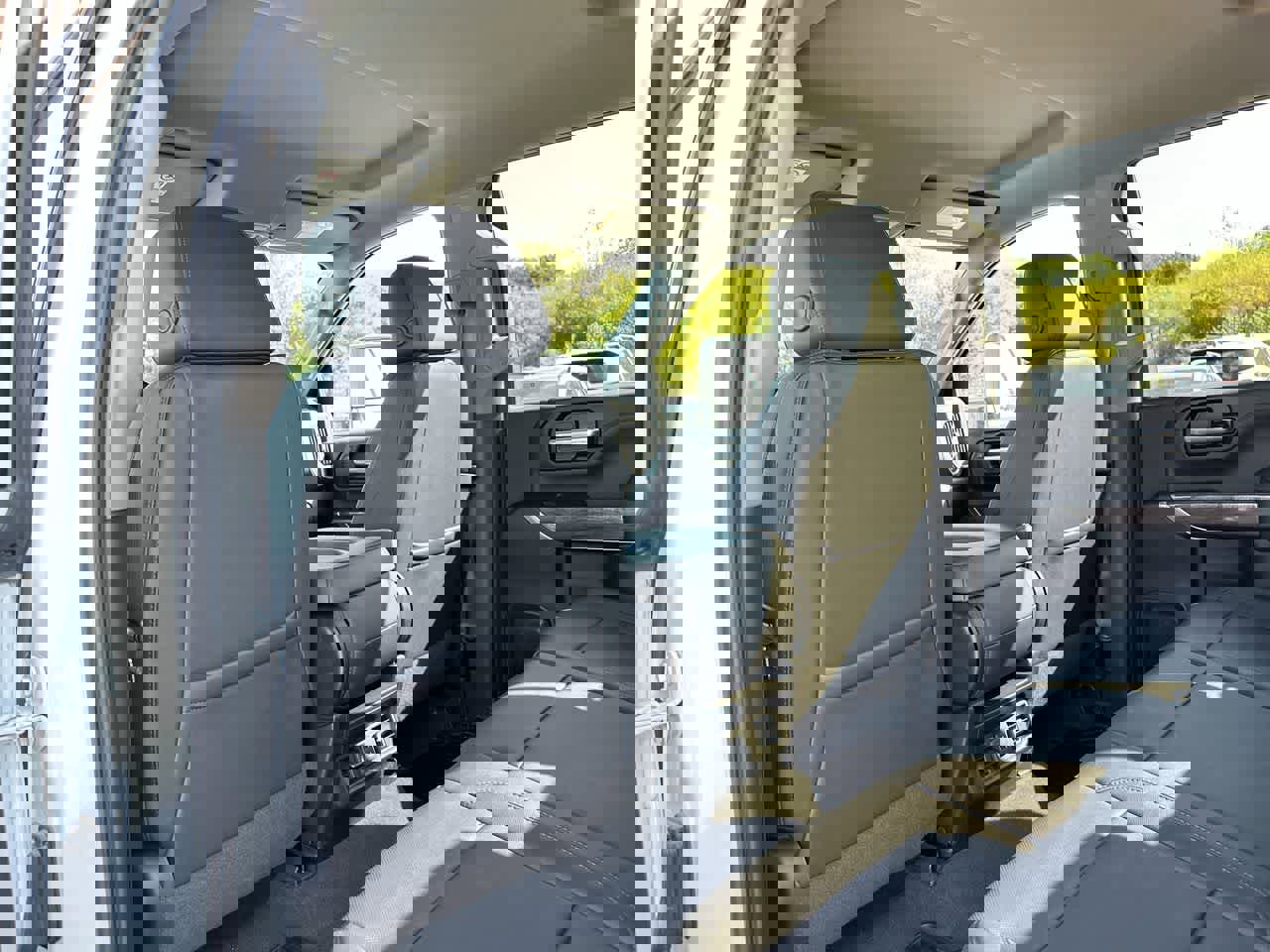 Used 2022 Chevrolet Silverado 3500 LTZ w/ Snow Plow Prep/Camper Package image 23