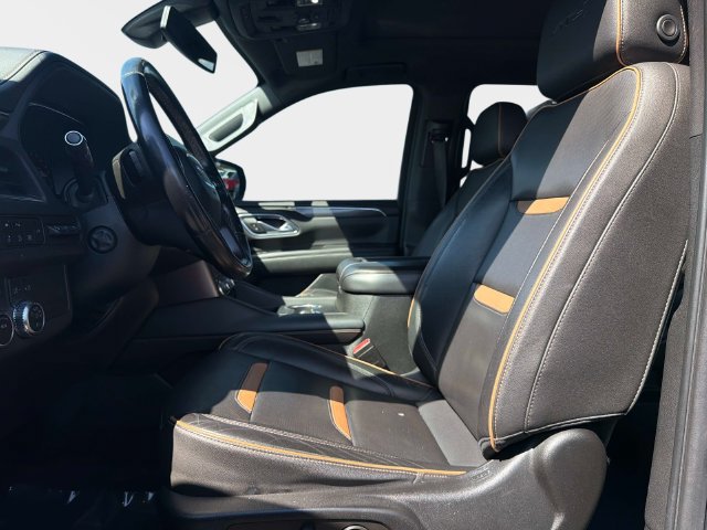 Used 2022 GMC Yukon XL AT4 w/ AT4 Premium Package AWD/4WD image 18