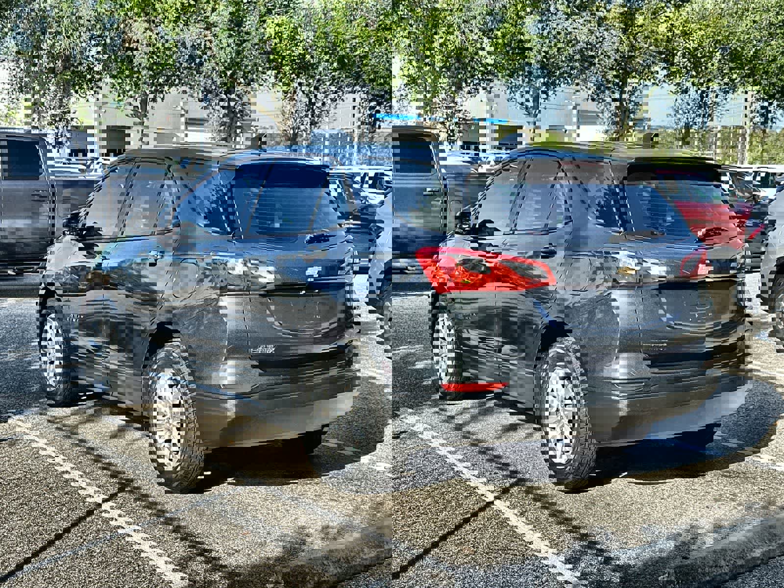 Used 2019 Chevrolet Equinox LS image 6