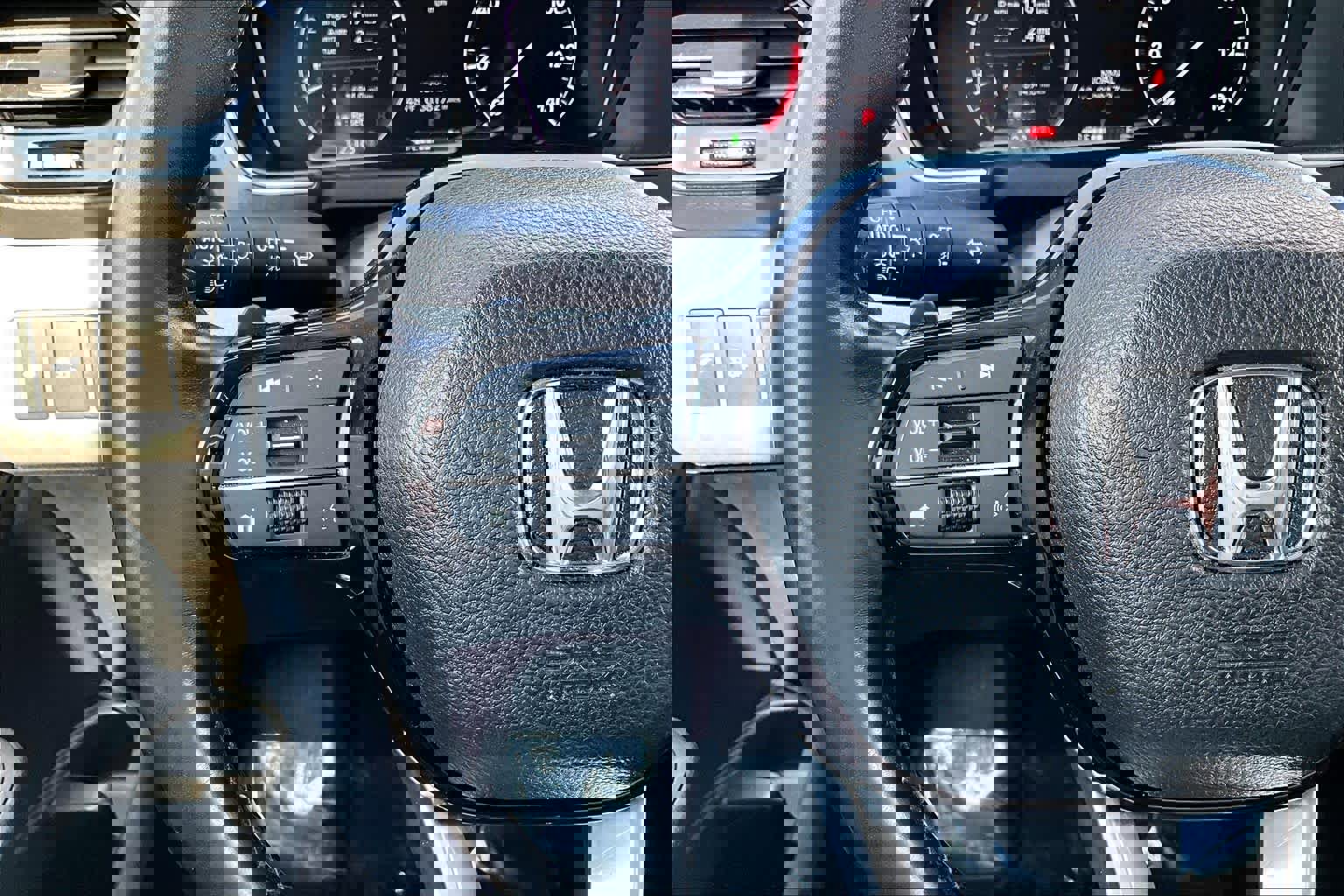 Used 2023 Honda Pilot Touring image 24