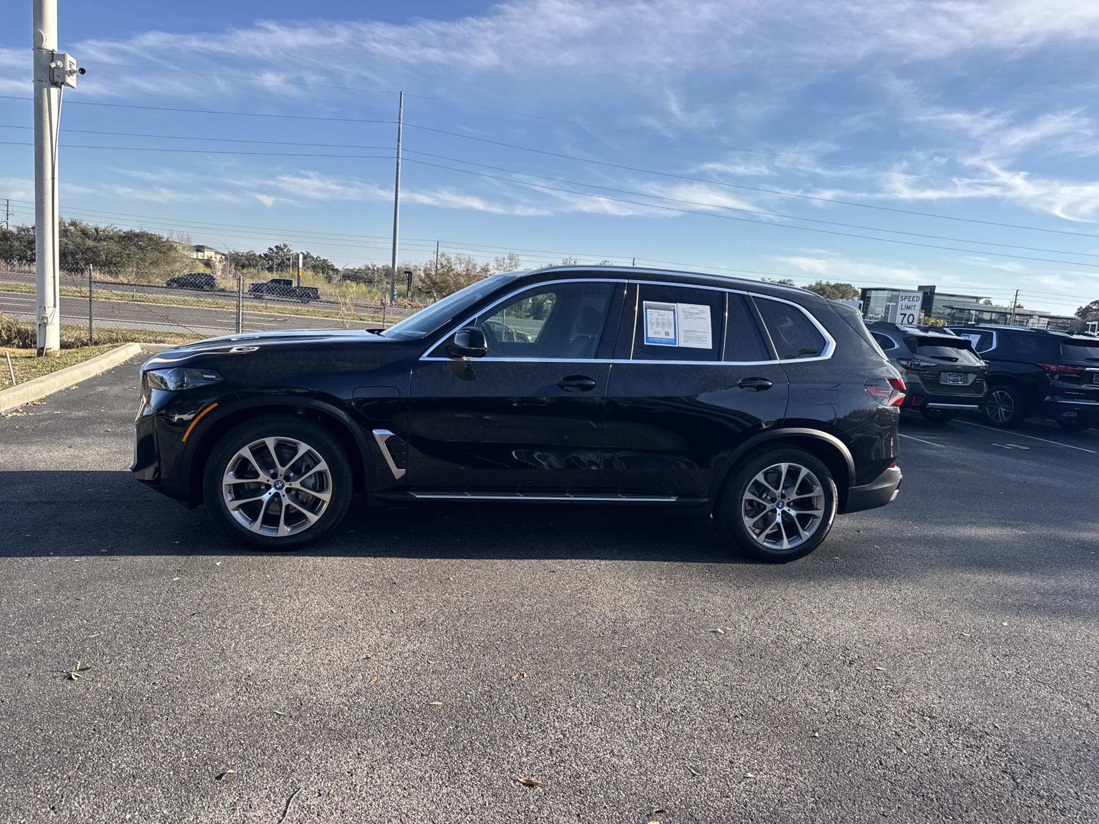 Used 2025 BMW X5 xDrive50e w/ Parking Assistance Package image 7