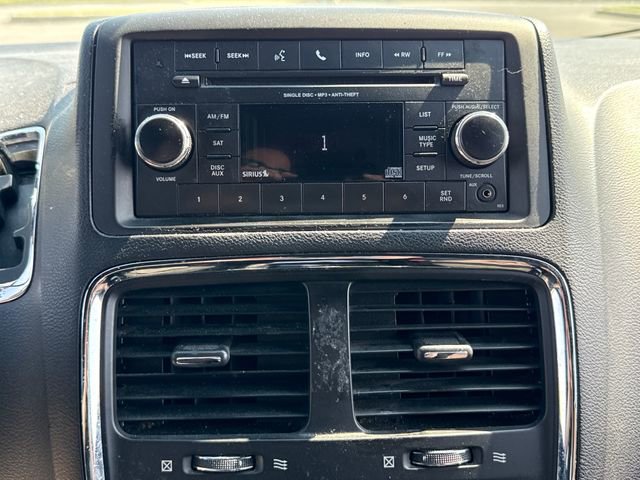 Used 2015 Dodge Grand Caravan SE FWD image 23