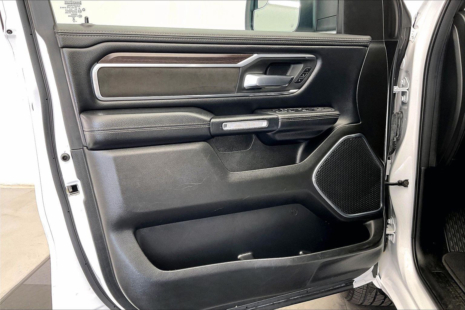 Used 2025 RAM 1500 Laramie AWD/4WD image 26