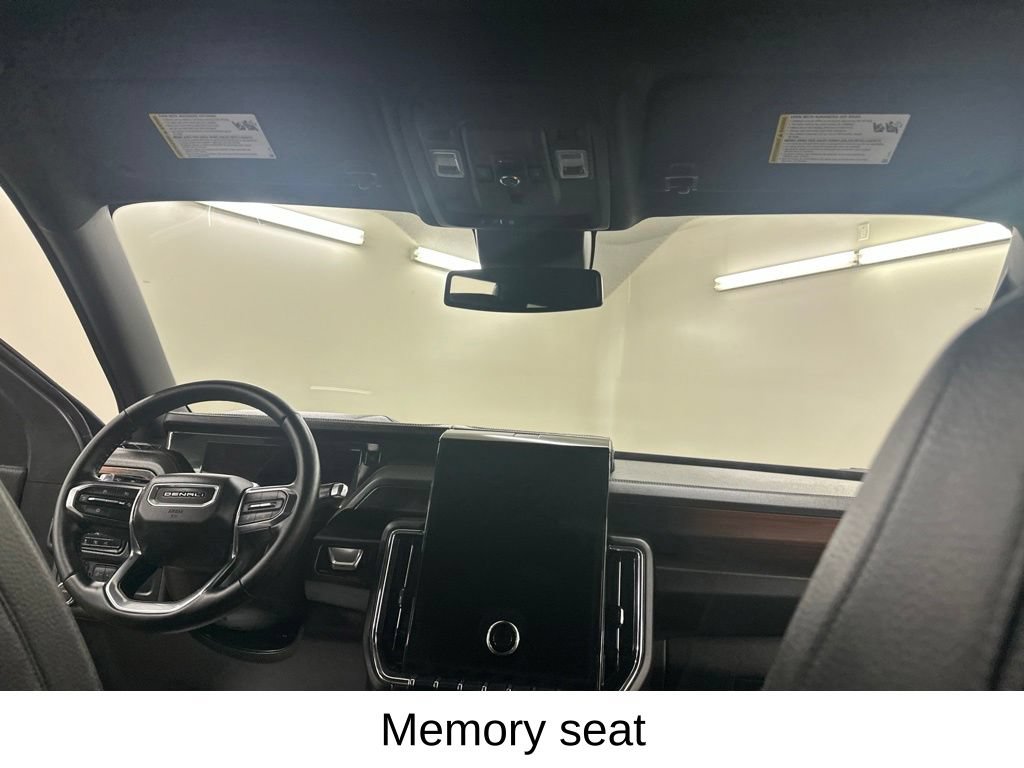 Used 2025 GMC Yukon XL Denali AWD/4WD image 28