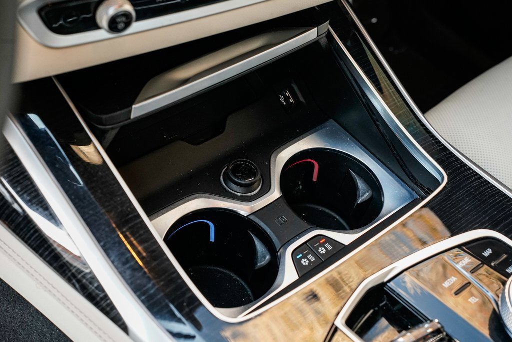 Used 2023 BMW X7 M60i w/ Executive Package image 13