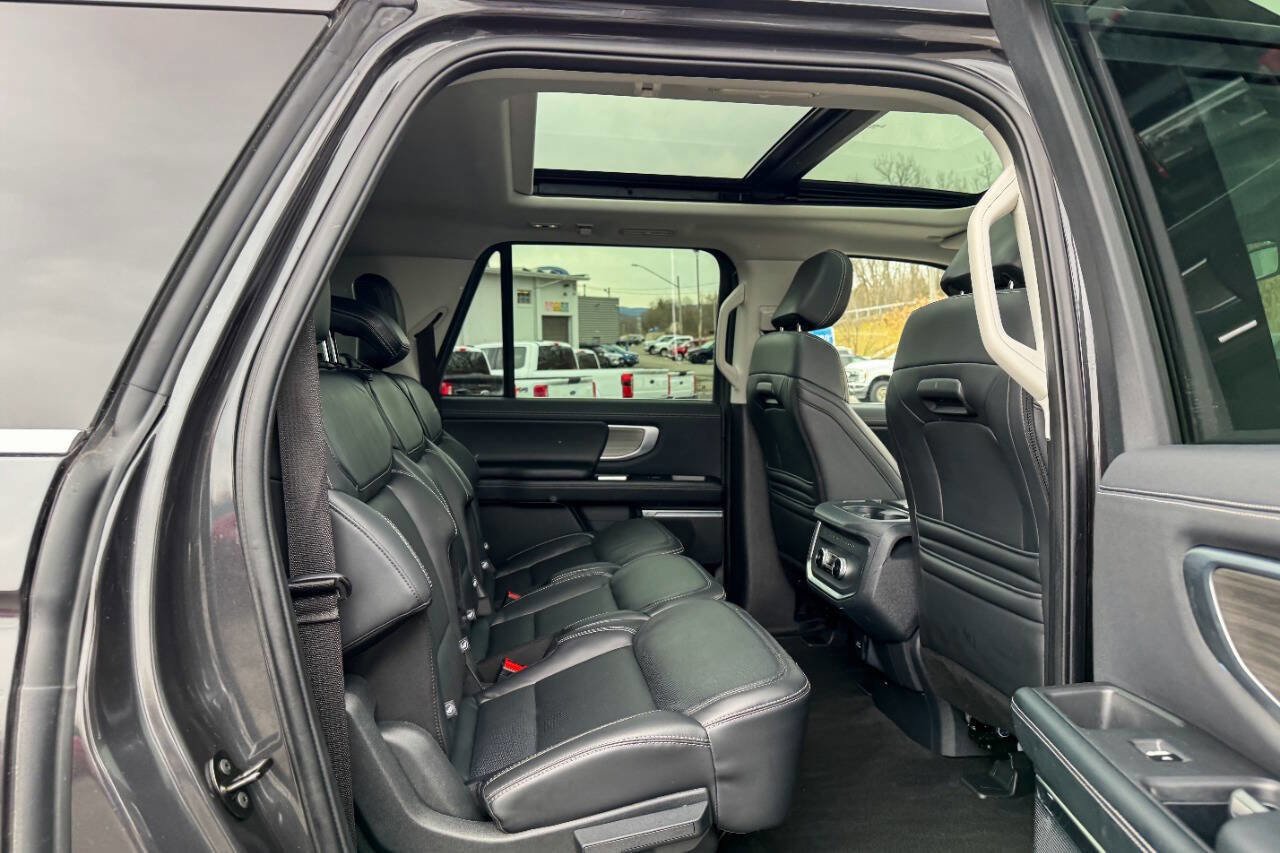 Used 2025 Ford Expedition Max Platinum image 15