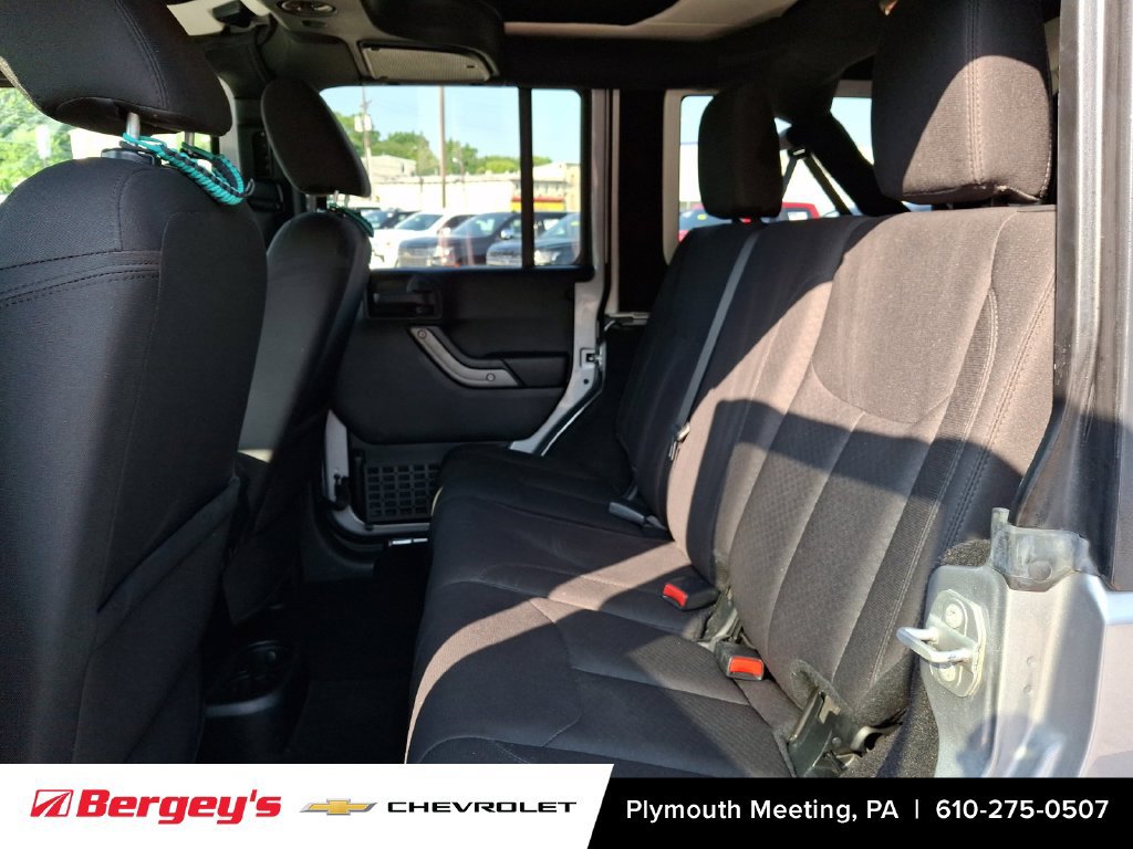 Used 2018 Jeep Wrangler Unlimited Sport S AWD/4WD image 12