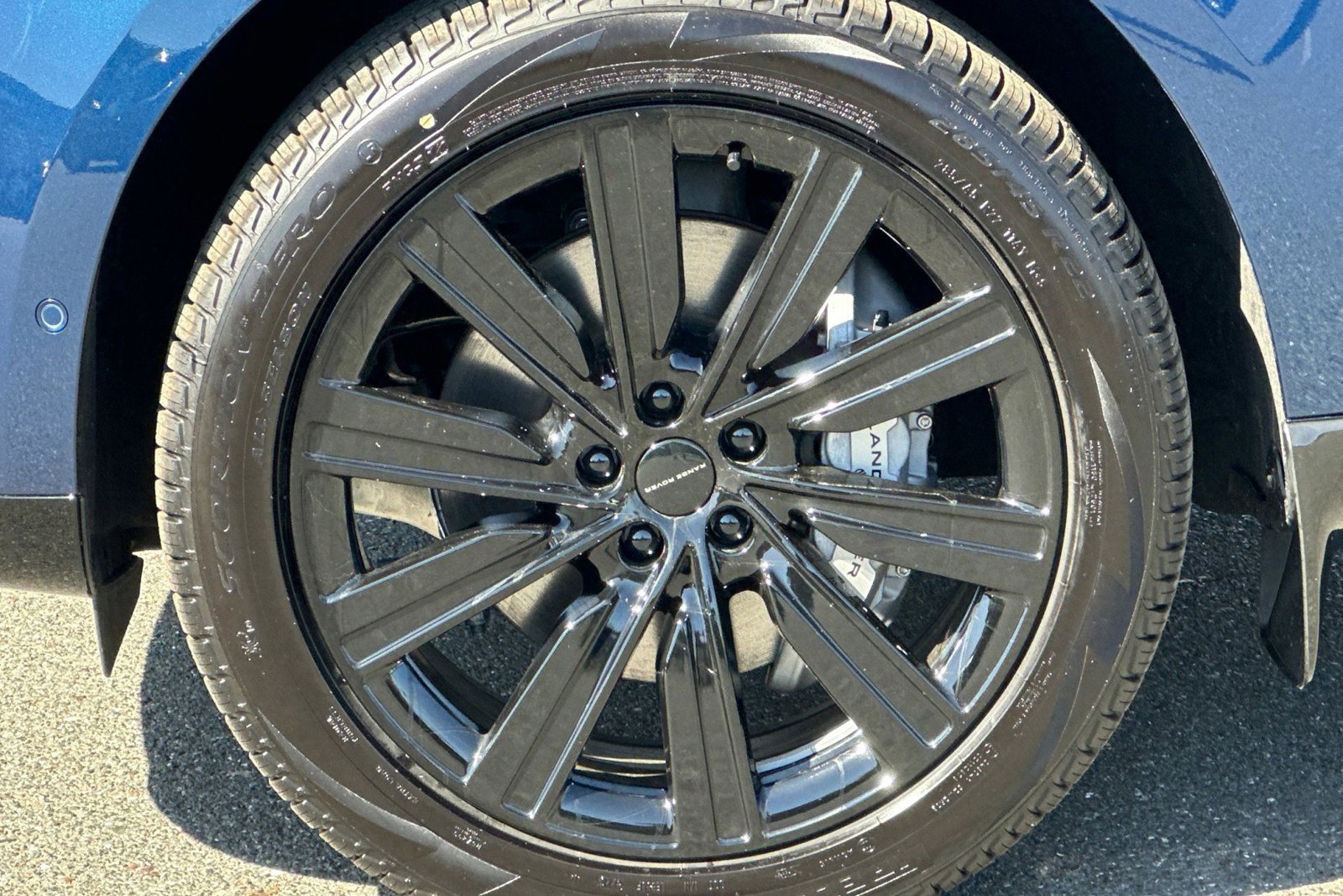 New 2026 Land Rover Range Rover Long Wheelbase SE image 13