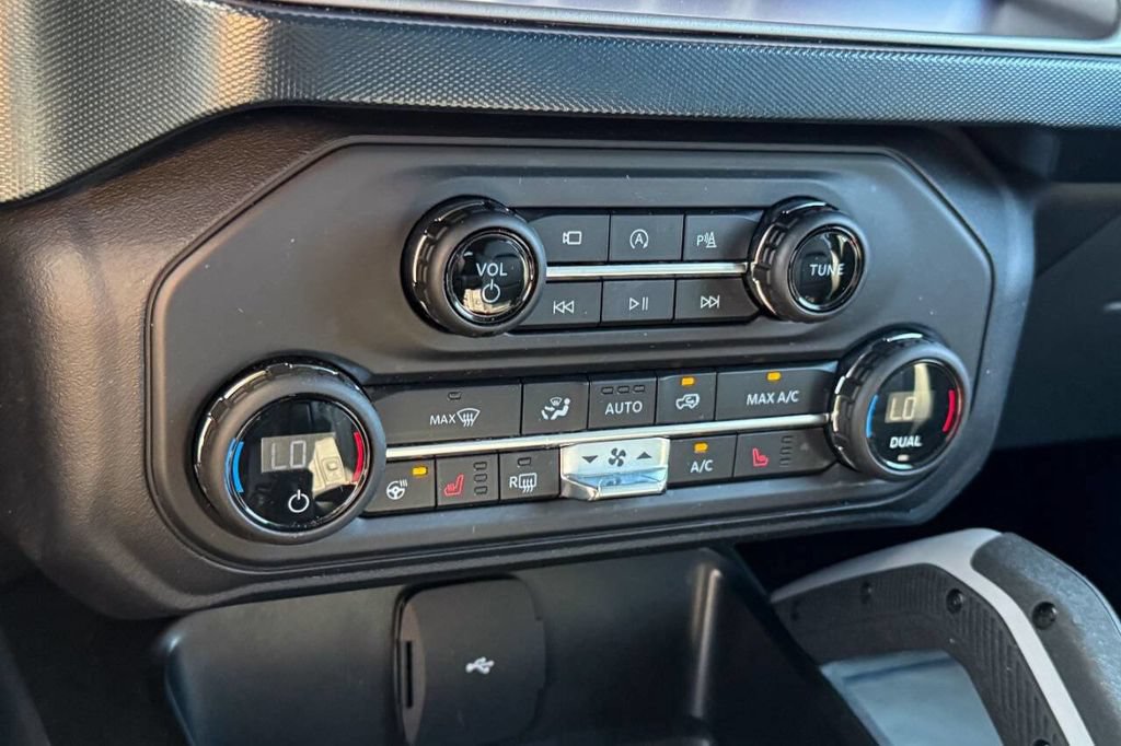 Used 2021 Ford Bronco First Edition AWD/4WD image 27