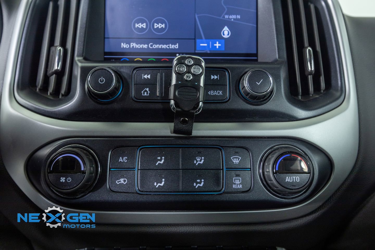 Used 2020 Chevrolet Colorado ZR2 w/ ZR2 Midnight Special Edition image 22