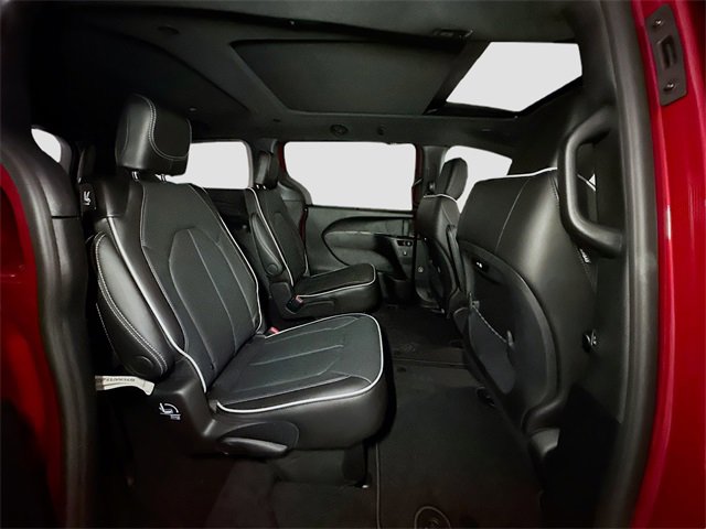 New 2026 Chrysler Pacifica Limited image 32