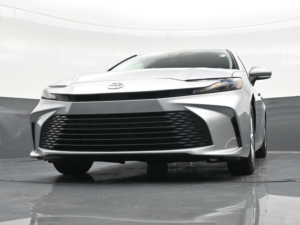 Used 2025 Toyota Camry LE w/ Convenience Package FWD image 30