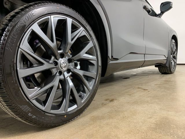 Used 2025 Toyota Crown Signia Limited image 9