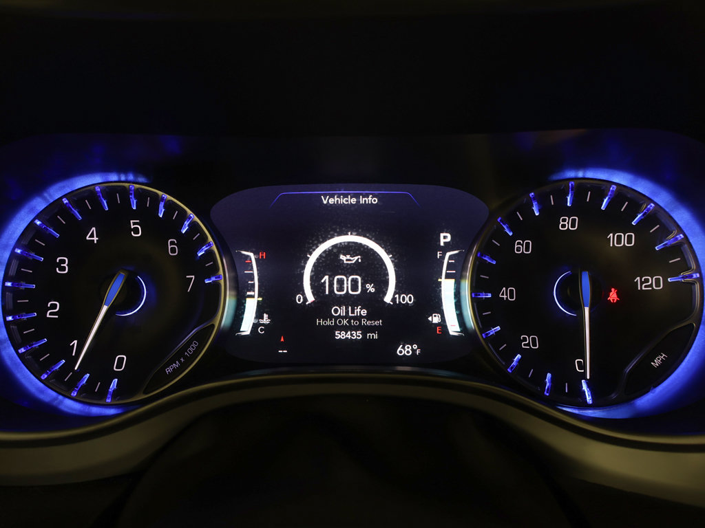 Used 2025 Chrysler Pacifica Limited FWD image 39