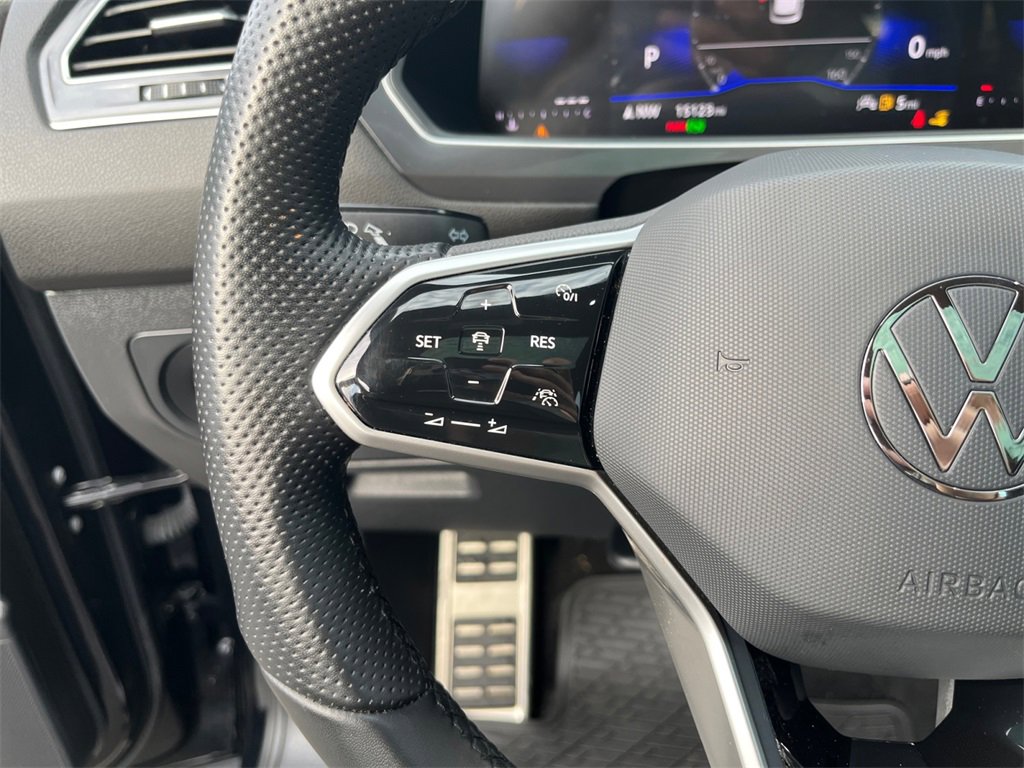 Used 2024 Volkswagen Tiguan SE R-Line image 22