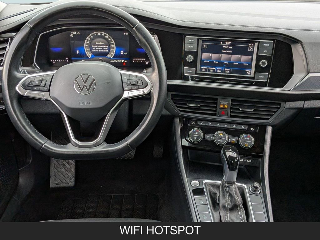 Used 2024 Volkswagen Jetta SE FWD image 13