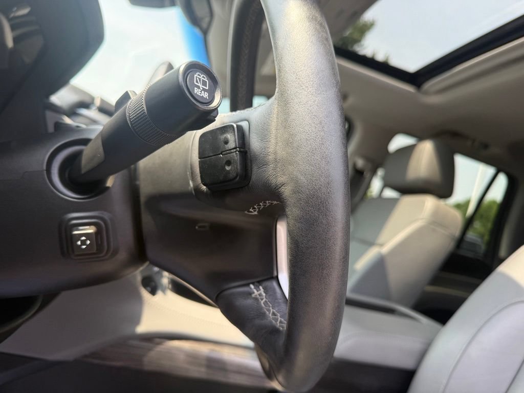 Used 2018 Chevrolet Tahoe LT w/ Luxury Package AWD/4WD image 17