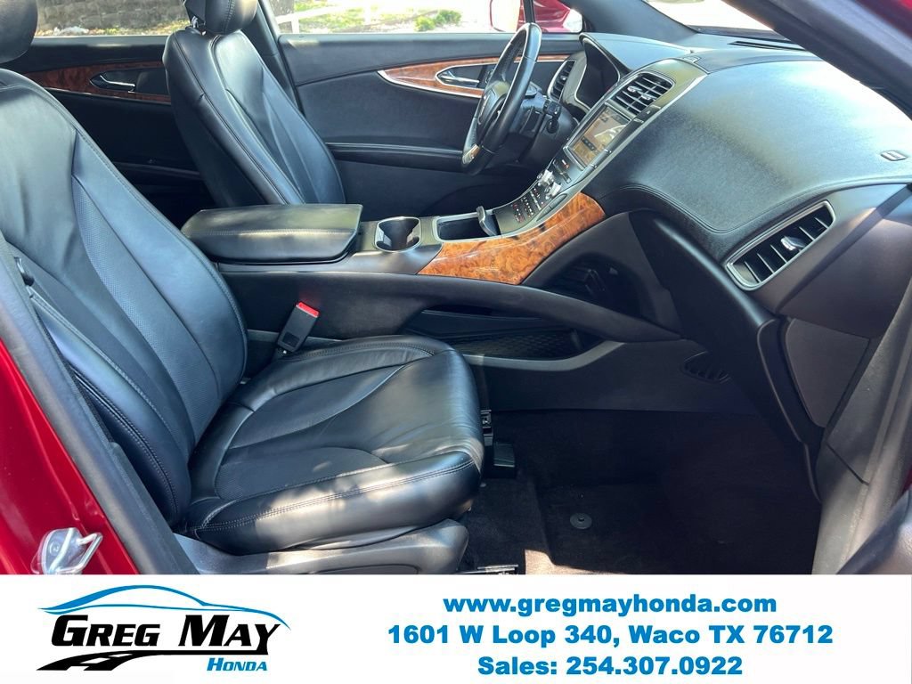 Used 2019 Lincoln Nautilus Select w/ Cargo Utility Package FWD image 13
