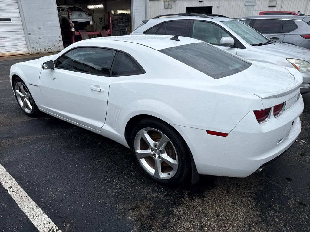 Used 2013 Chevrolet Camaro SS RWD image 3