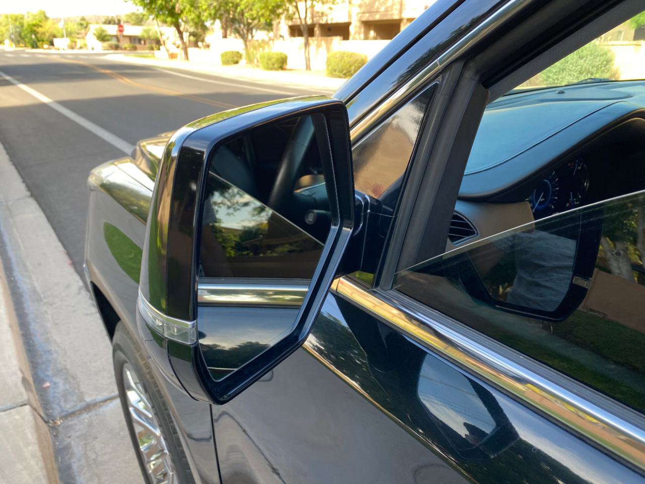 Used 2016 Cadillac Escalade 4WD image 23