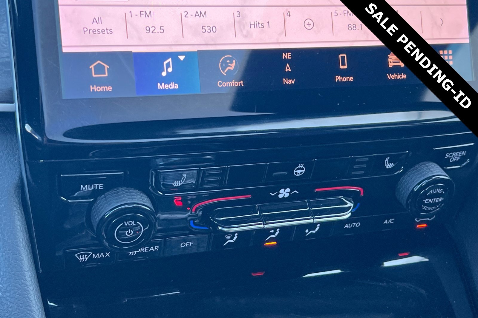 Used 2024 Jeep Grand Cherokee Limited image 23