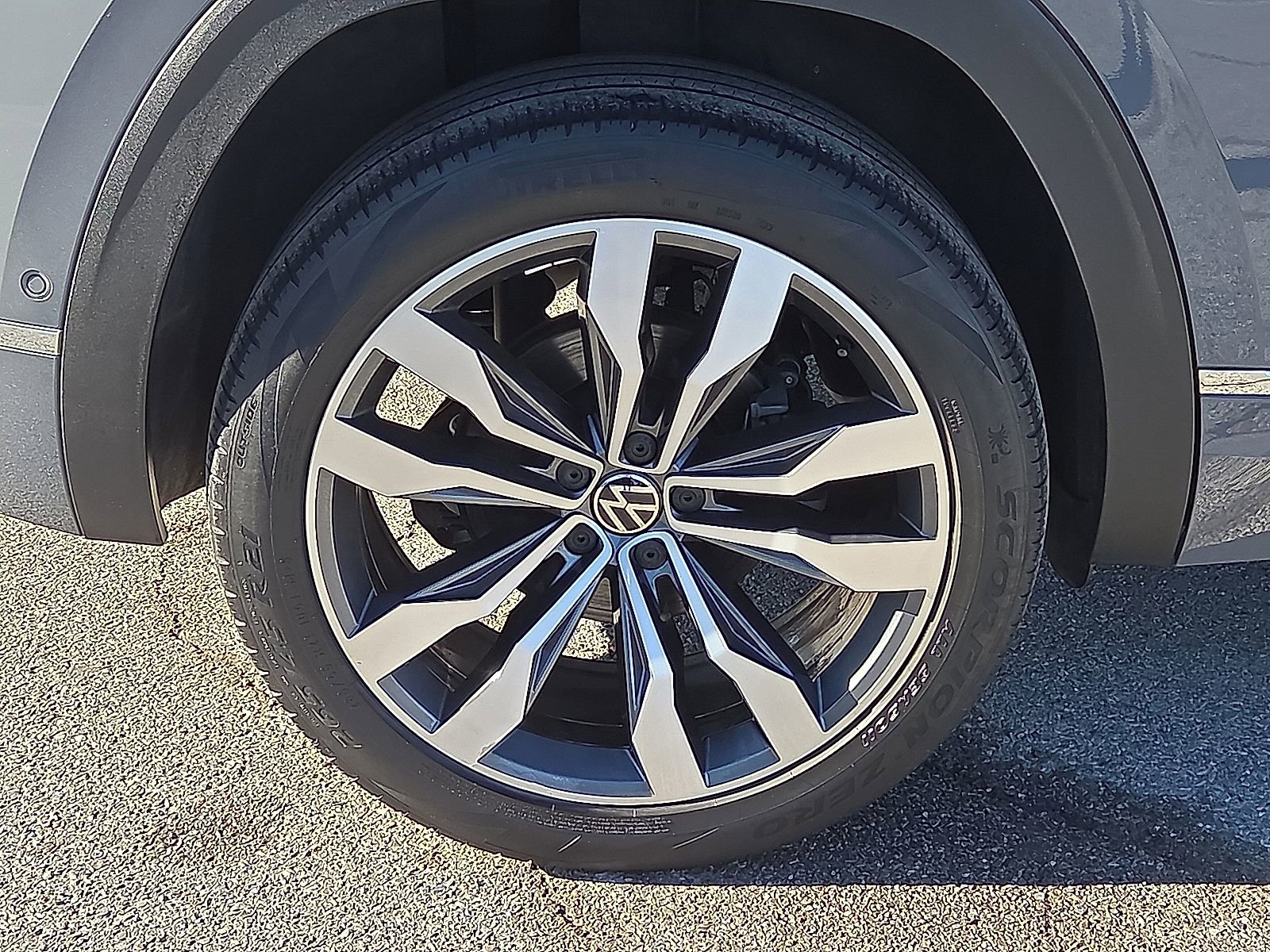 Used 2023 Volkswagen Atlas Cross Sport SEL Premium R-Line image 7