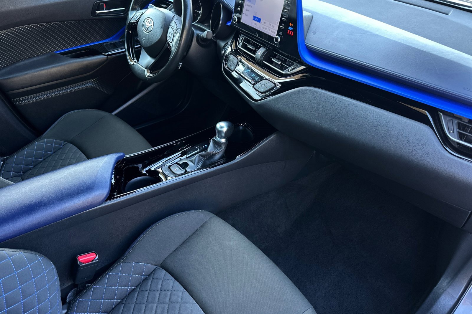 Used 2022 Toyota C-HR Nightshade image 15