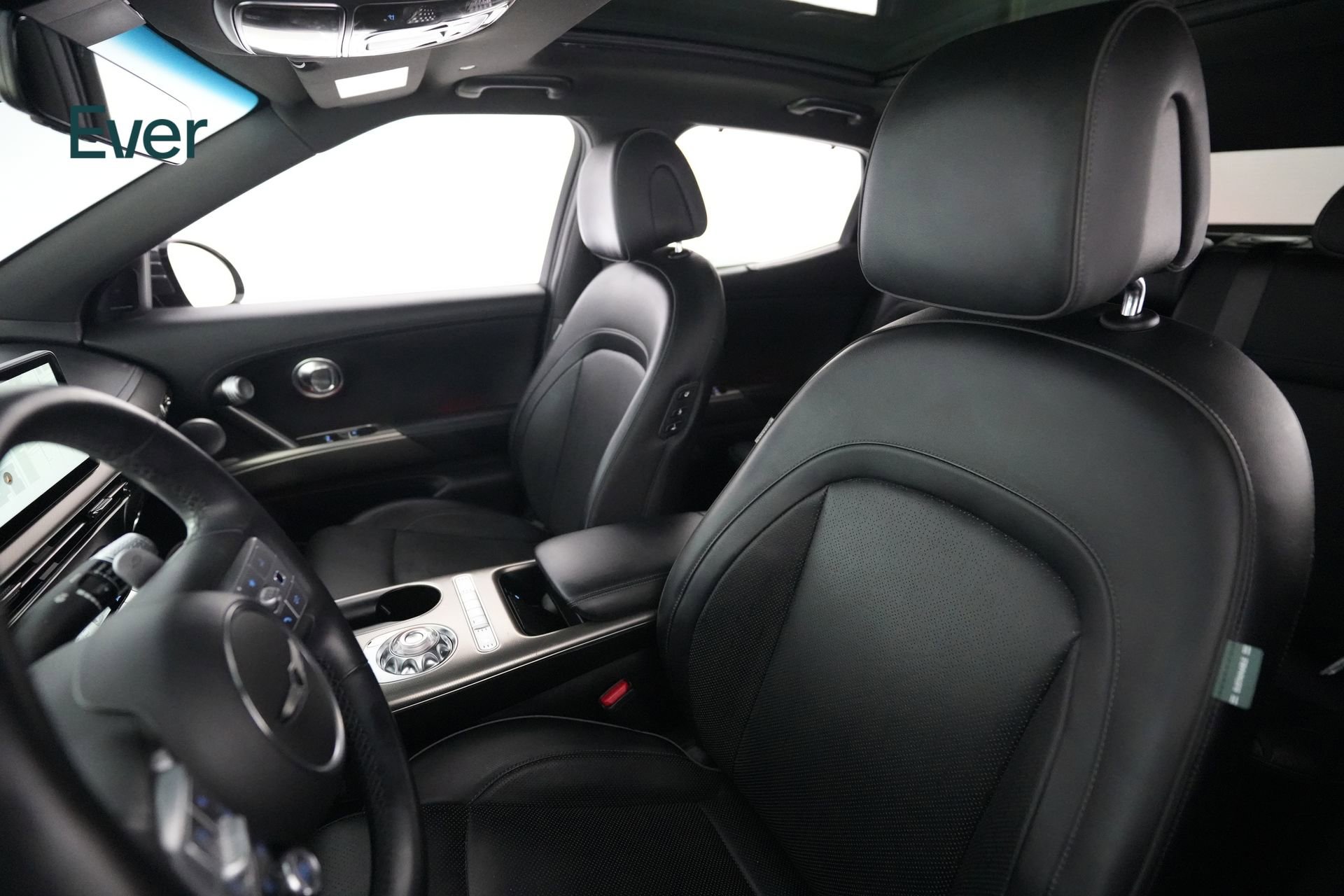 Used 2023 Genesis GV60 Advanced AWD/4WD image 4