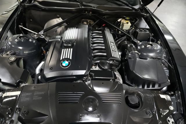 Used 2007 BMW Z4 3.0i image 16