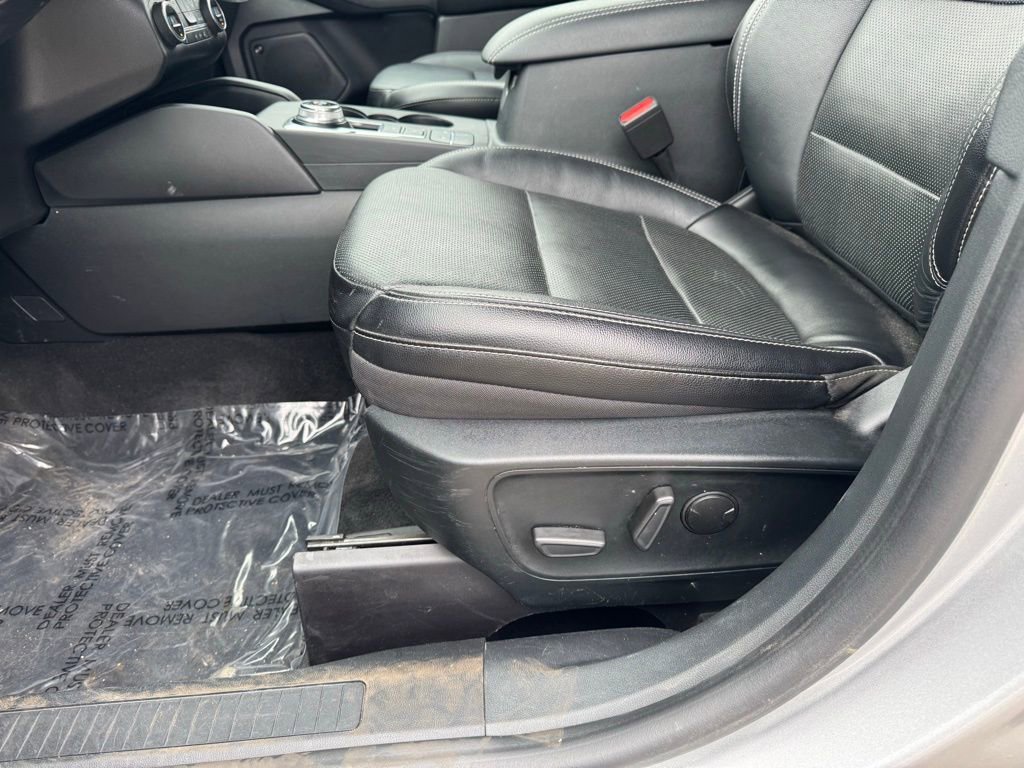 Used 2020 Ford Escape Titanium AWD/4WD image 5