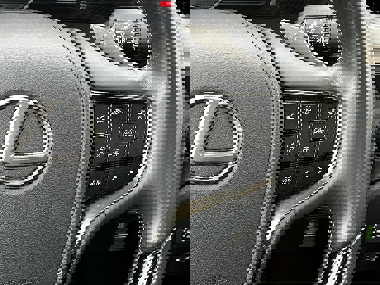 Used 2020 Lexus ES 300h w/ Premium Package image 14