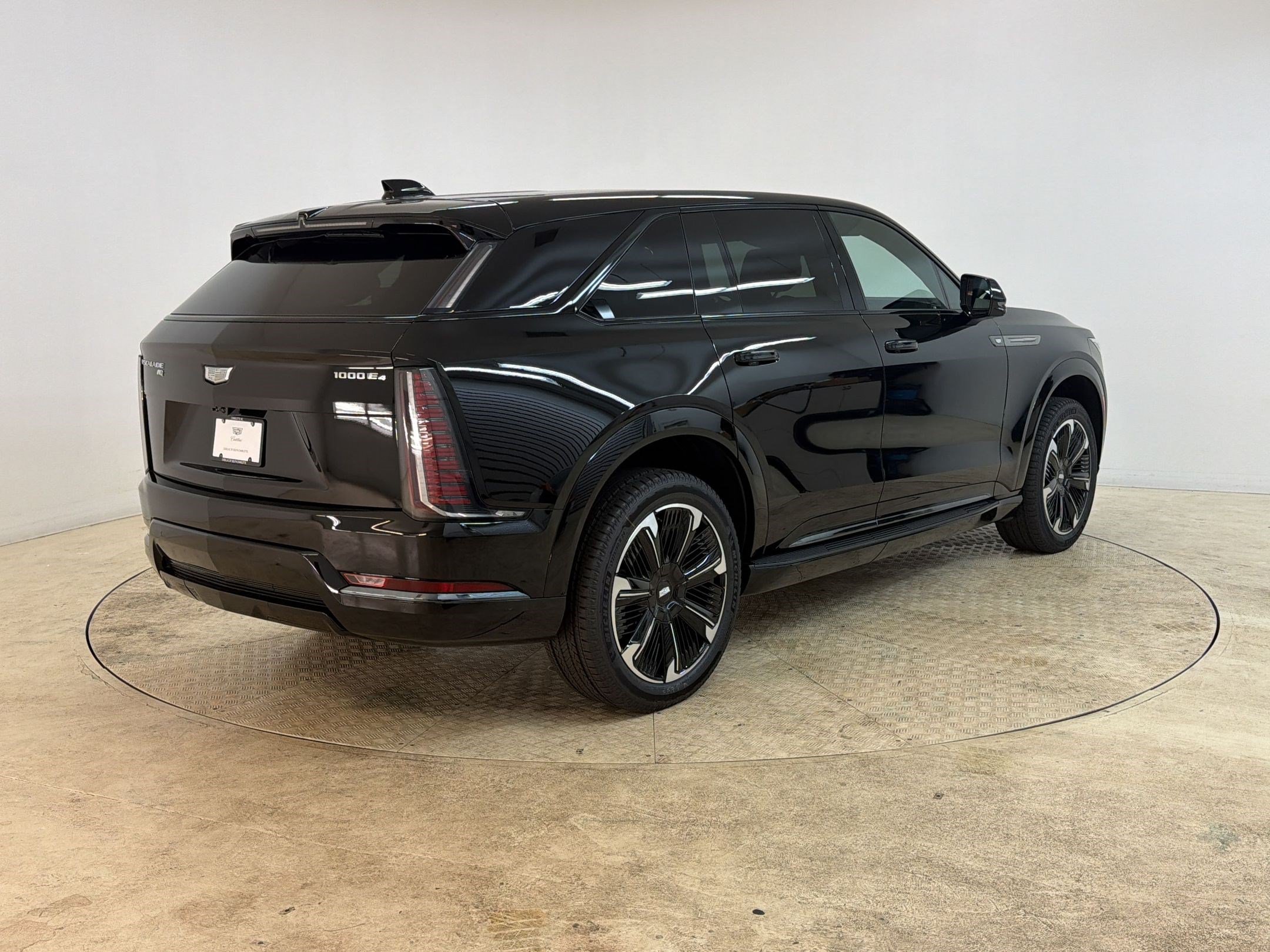 New 2026 Cadillac Escalade IQ Sport 2 w/ LPO, Floor Liner Package AWD/4WD image 9