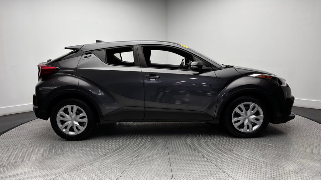 Used 2019 Toyota C-HR LE FWD image 40