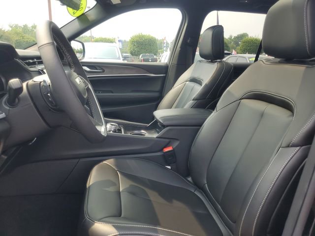 Used 2025 Jeep Grand Cherokee Limited 4xe image 12