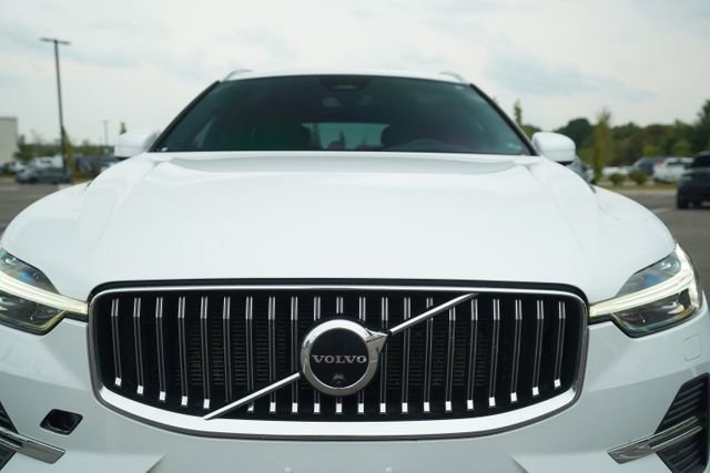 Used 2023 Volvo XC60 T8 Ultimate w/ Climate Package image 32