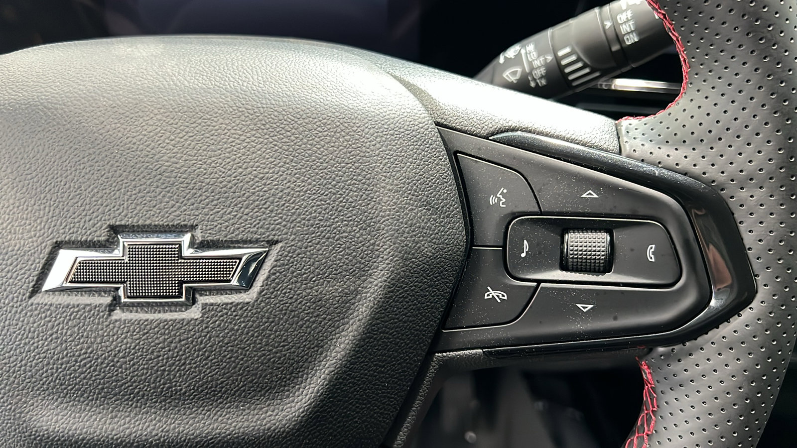 New 2025 Chevrolet Trax RS w/ Driver Confidence Package image 23