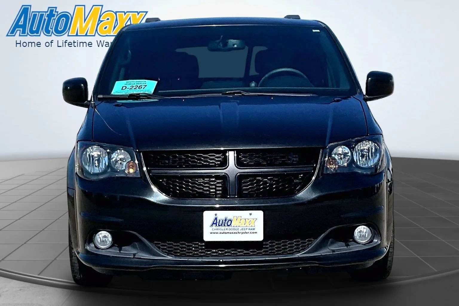 Used 2018 Dodge Grand Caravan GT FWD image 2