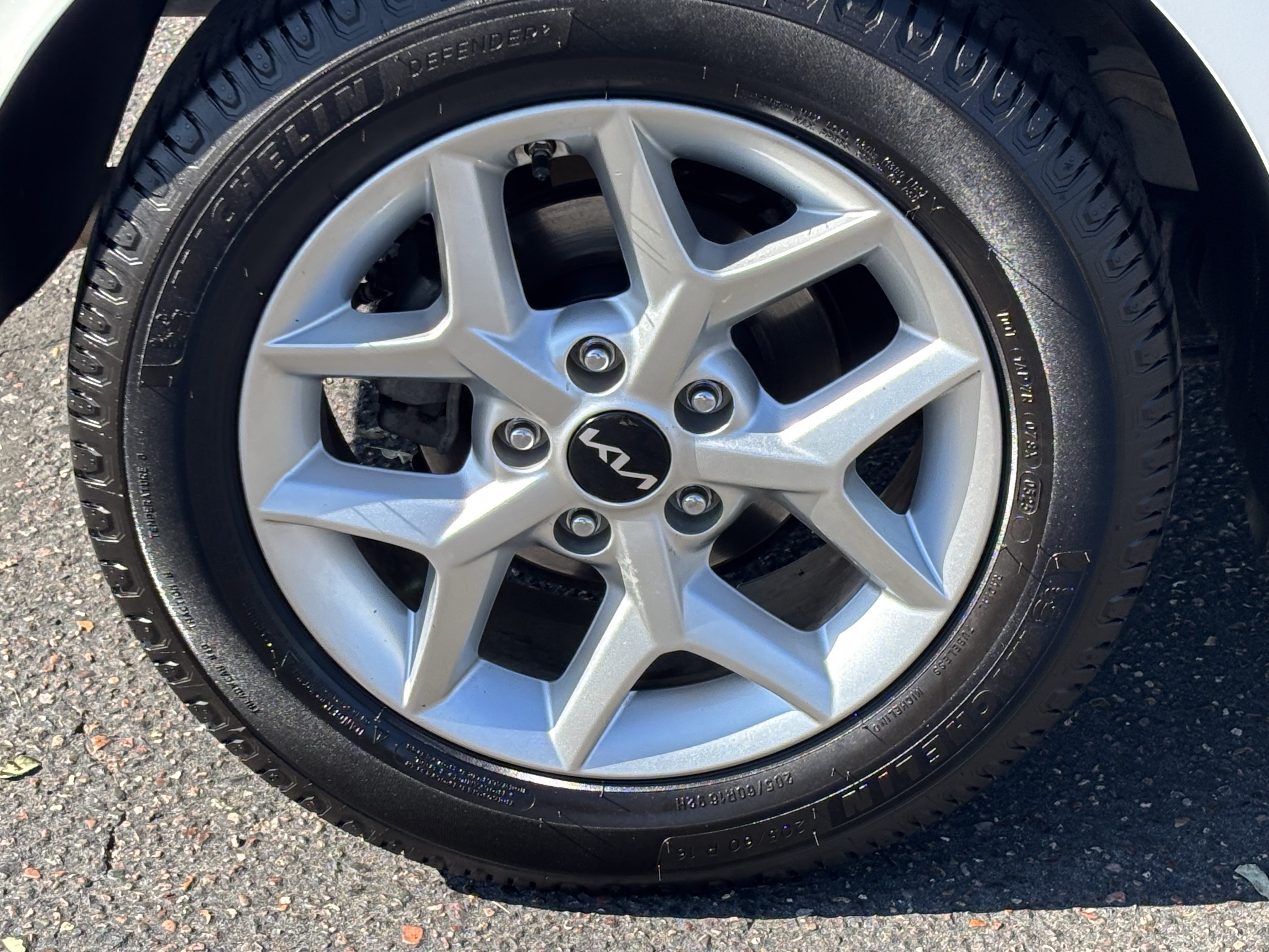 Certified 2022 Kia Soul LX w/ Technology Package FWD image 7