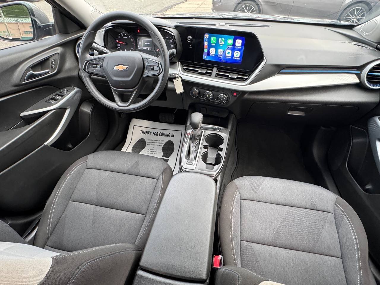 Used 2024 Chevrolet Trax LS w/ LS Convenience Package FWD image 19