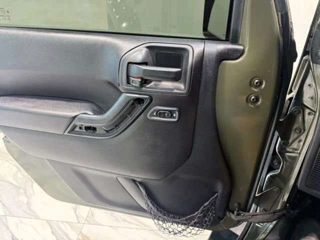 Used 2015 Jeep Wrangler Unlimited Sahara w/ Max Tow Package image 9