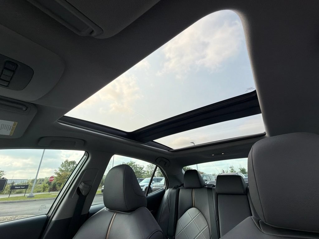 Used 2018 Toyota Camry XLE w/ Audio Package FWD image 14