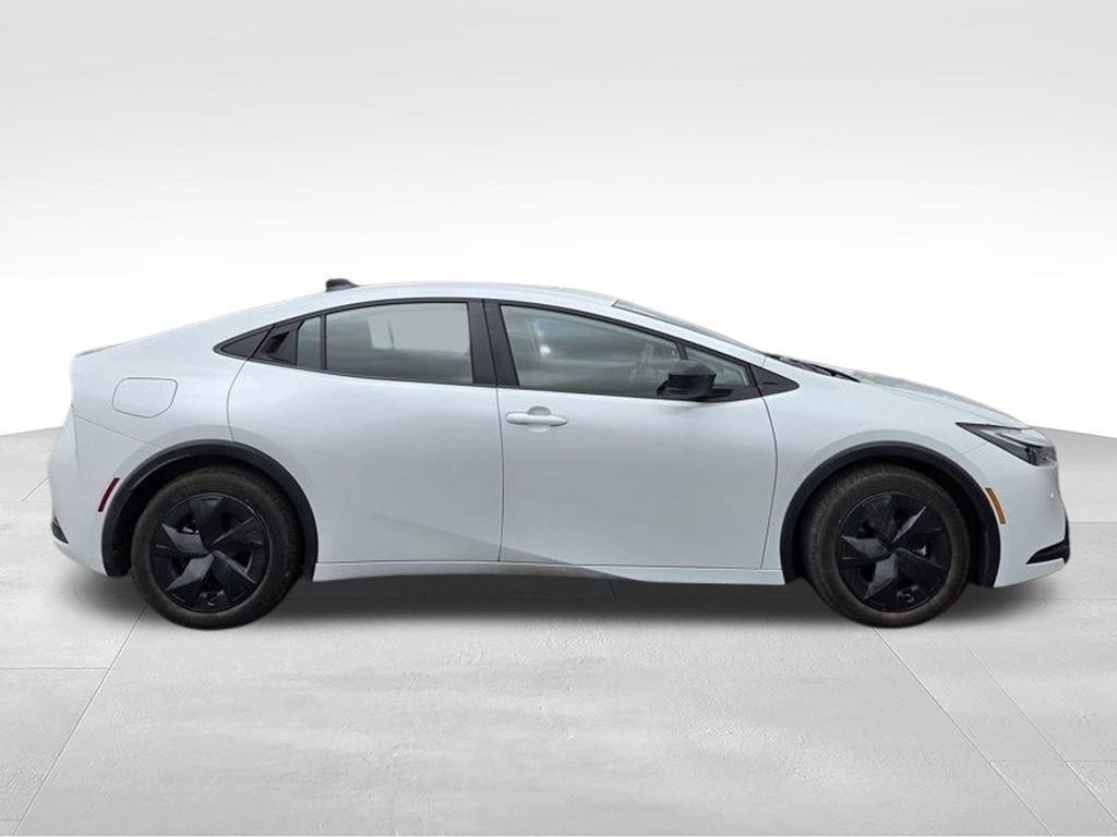 Used 2026 Toyota Prius Plug-In Hybrid image 7